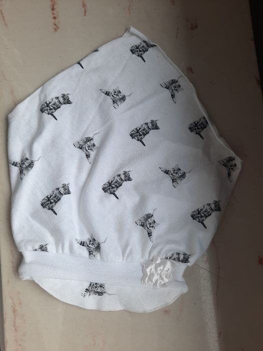 Chustka z kotkami dla dziewczynki