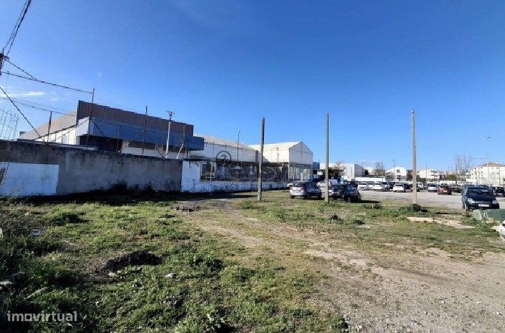 Terreno Urbano Na Zona Industrial De Évora