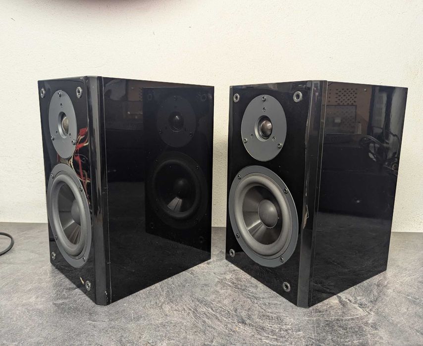 Yamaha NX-E 800. Полична 2-смугова акустика. Дефект.