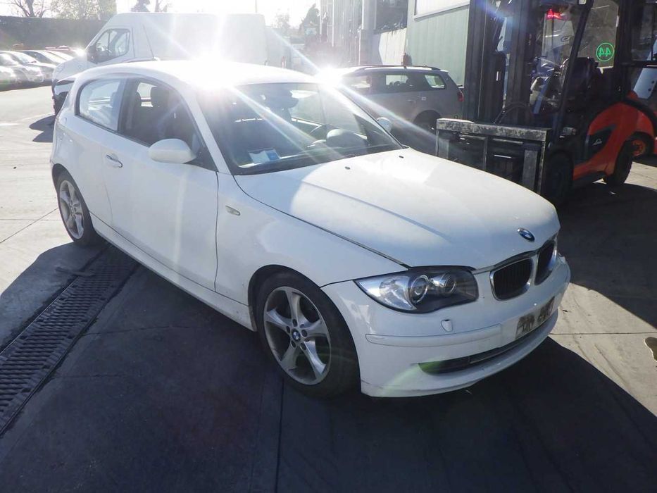 Eixo traseiro BMW E81 318D N47 143cv xenon de 2008