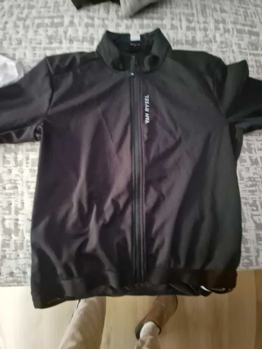 Vendo camisola como nova de ciclismo termica