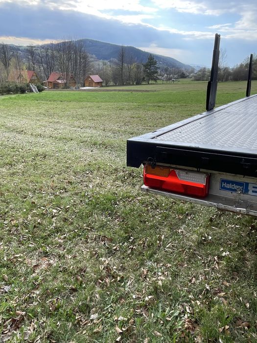 Przyczepa niskopodwoziowa