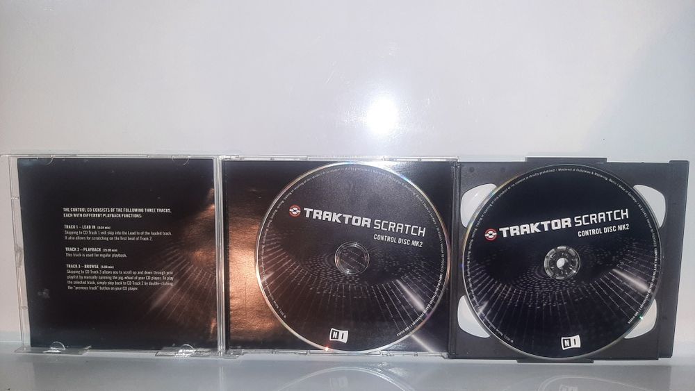-traktor scratch A 6 ( placa d3 som + timecodes 2x lp/2× cd )

-não in