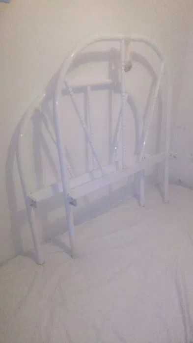 Iron Bed with Bars and Crossbars64586202118401120