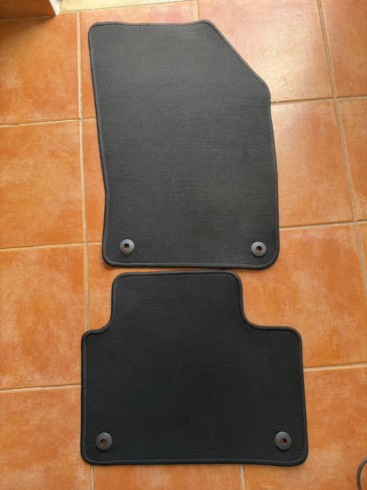 Vendo 2 tapetes originais Volvo V60 frente direita traseira direita