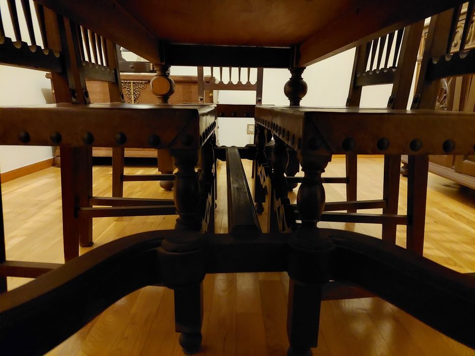 Móvel,mesa e cadeiras de sala de jantar