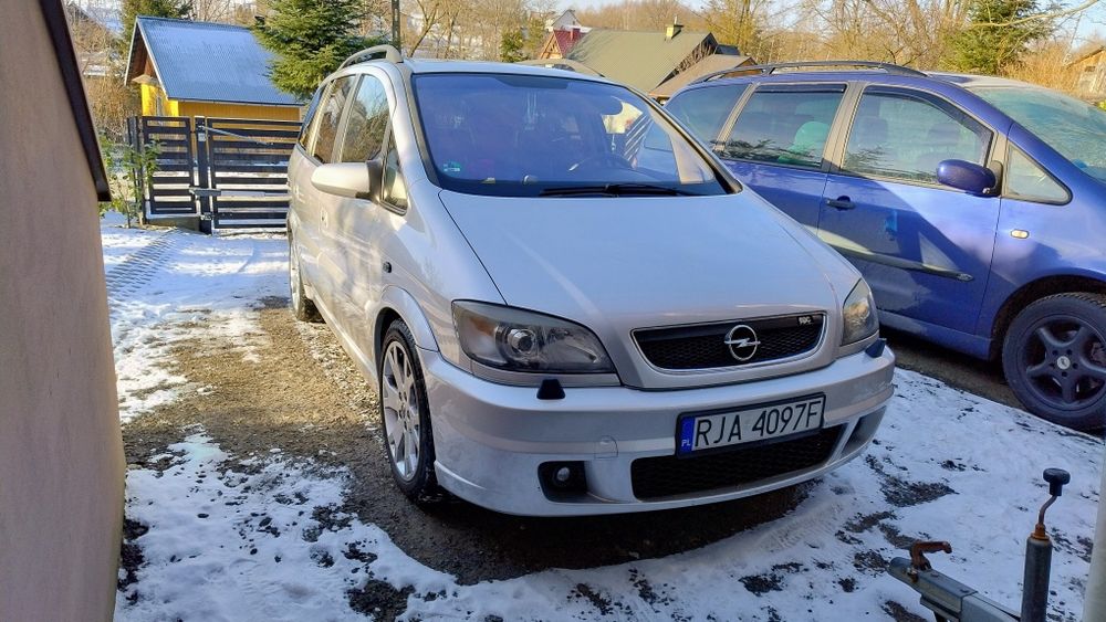 Opel Zafira 2.0 Turbo OPC