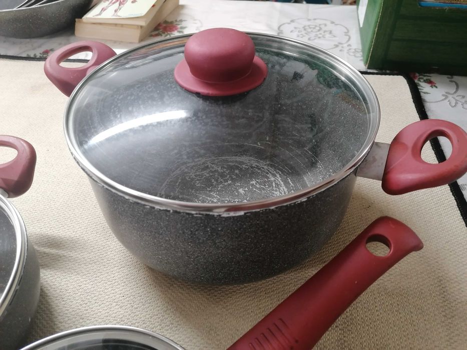 Panela + tacho + tachinho, tudo por 10€