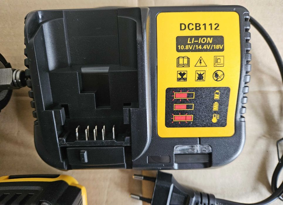 DEWALT DCF922 ATOMIC 20V MAX 1/2 cala akomulatorowy Klucz Udarowy