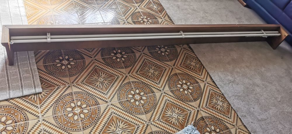 Sanefa em madeira de castanheiro como nova