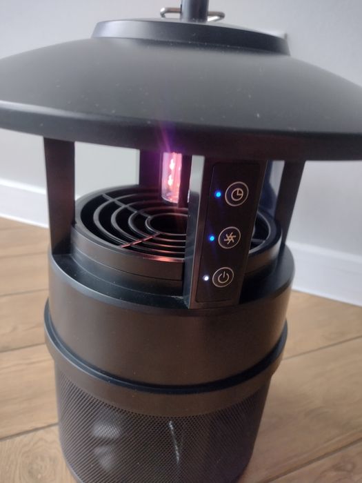 Ogrodowa lampa owadobójcza