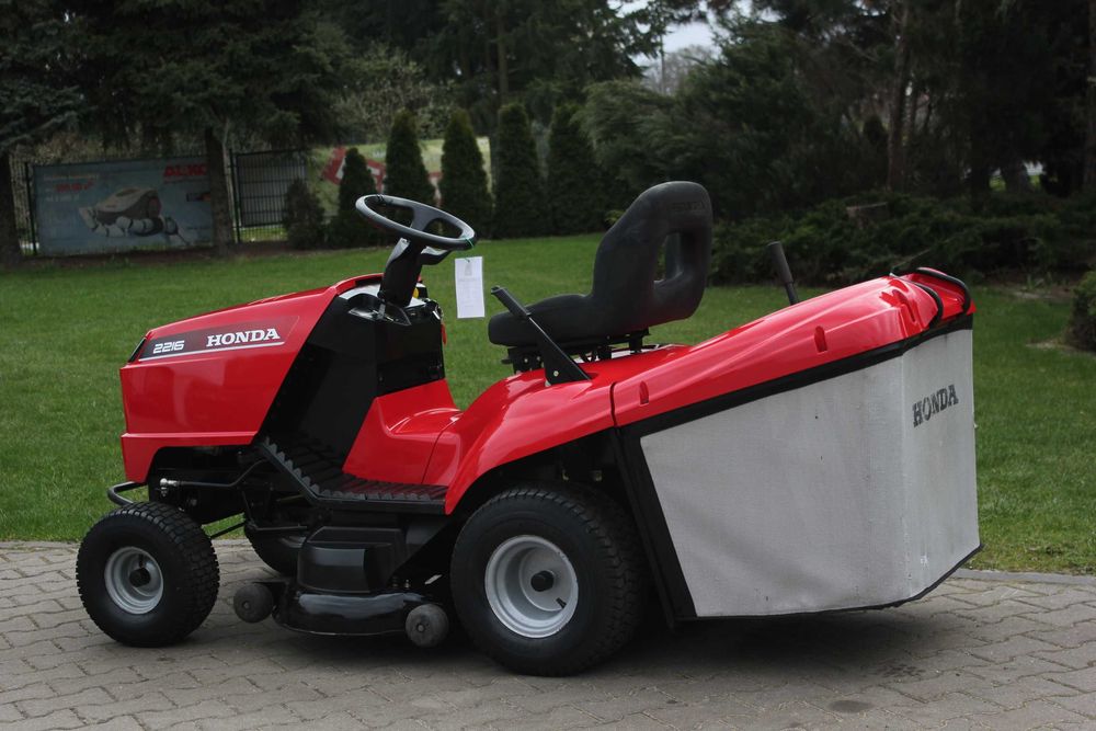 Honda 2216 V2  TRAKTOREK Kosiarka