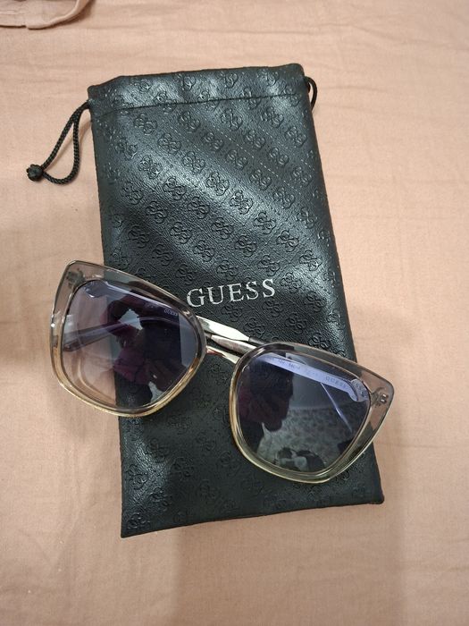 Сонцезахисні окуляри Guess