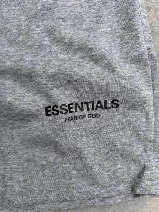 Spodenki essentials