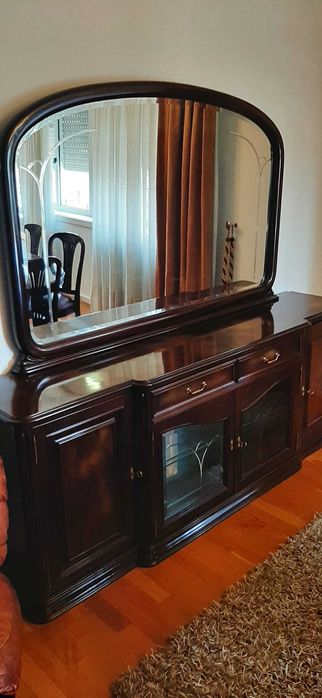 Sala de jantar em madeira