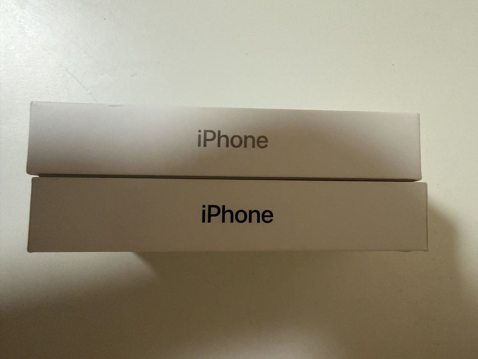 Коробка від айфон 15 про