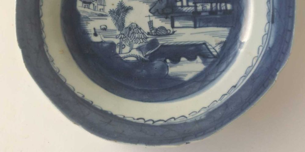 Prato Porcelana china Azul e Branco Período Jiaking (Séc.XVIII)