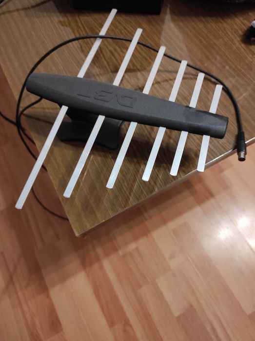 Антена з підсилювачем для тюнера
