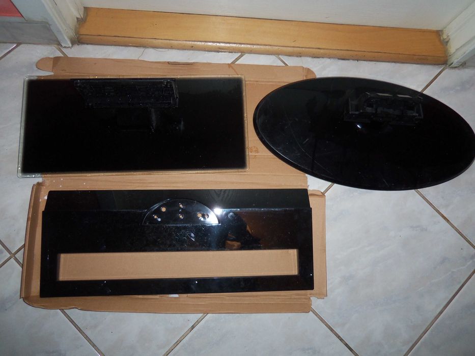 Podstawy, stopy, nogi do telewizorów,Toshiba,Thomson, Panasonic, itp
