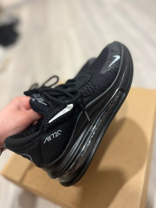 Жіночі кросівки Nike air max 270