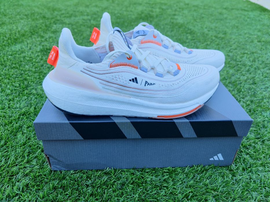 Sapatilhas Adidas Ultraboost Light Parley - T44EU