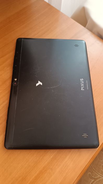 Планшет з розбитим екраном