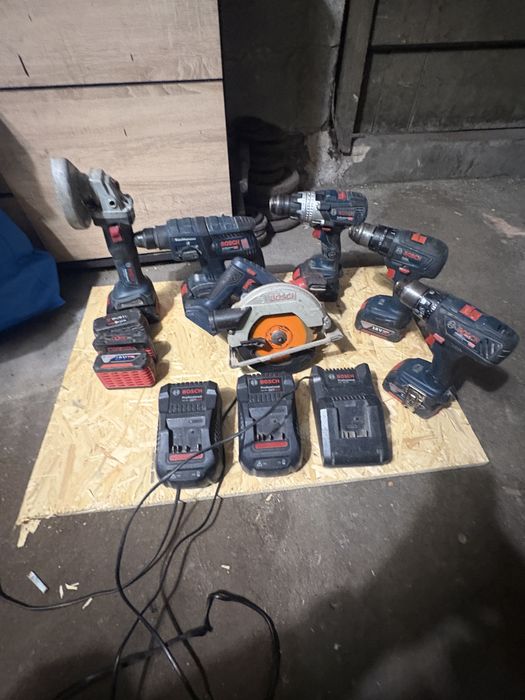 Zestaw elektronarzedzi bosch z akumulatorami