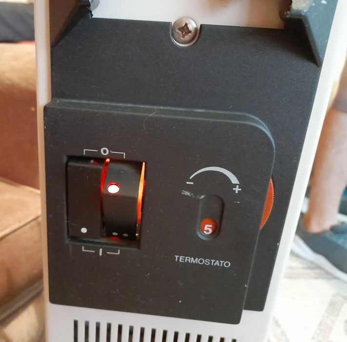 Aquecedor a óleo com rodas - usado