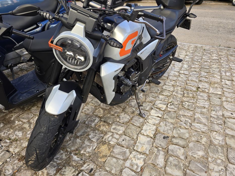 Zontes 350GK (Junho de 2023) — Estilo Neo-Retro com Wireless Apple CarPlay / Android Auto