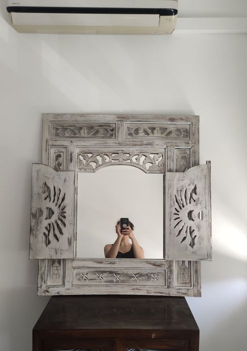 Janela oriental com espelho