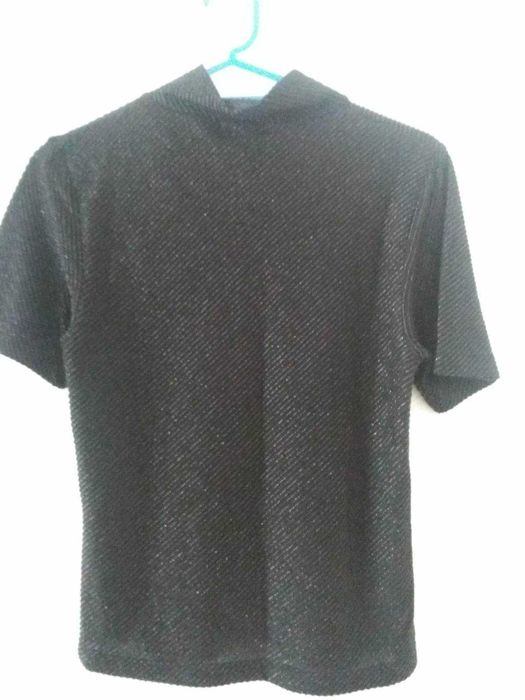 Blazer Preto e Beje  e Blusas de Senhora - por 3 euros cada