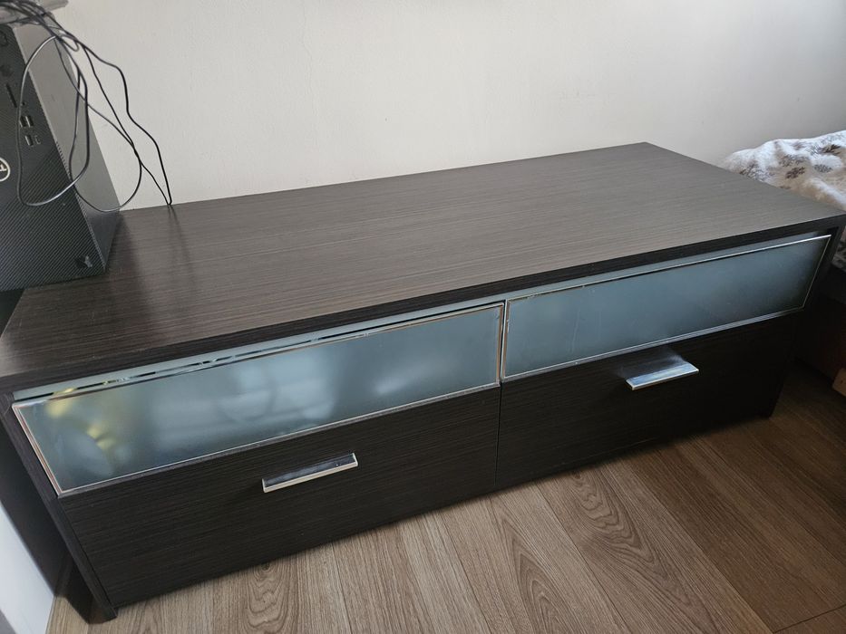 Regał z szufladami pod tv