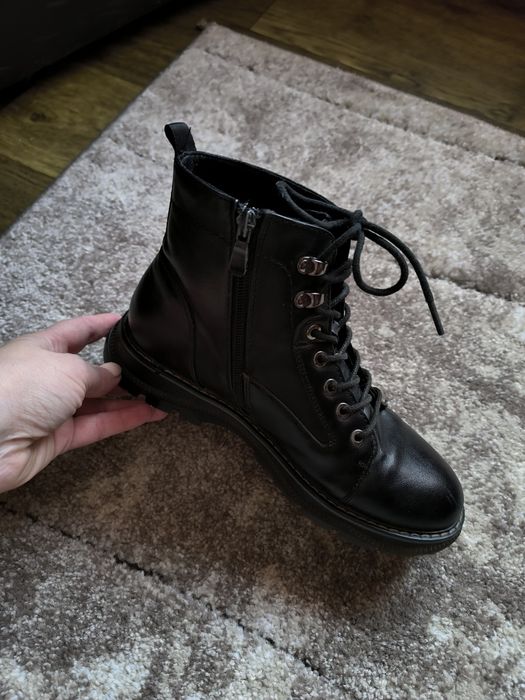 Жіночі короткі боти, різні моделі