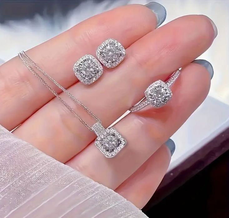 Colar + Brincos + Anel Prateado Novo