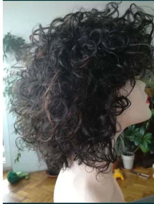 Peruka naturlana z wlosow ludzkich czarna burza loków