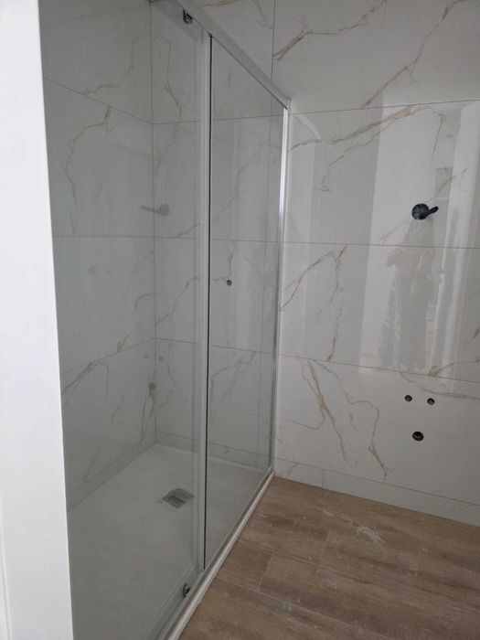 Arrenda-se apartamento T1 novo com garagem e varanda (em fase de acabamentos)