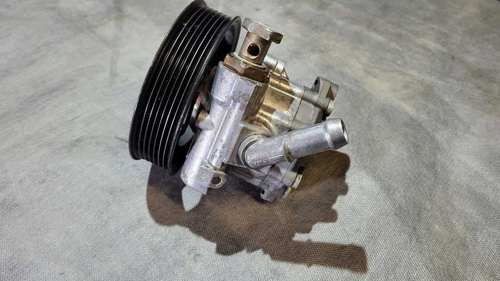 AUDI A8 D3 6.0 W12 BHT pompa wspomagania 4E0.145.156C .