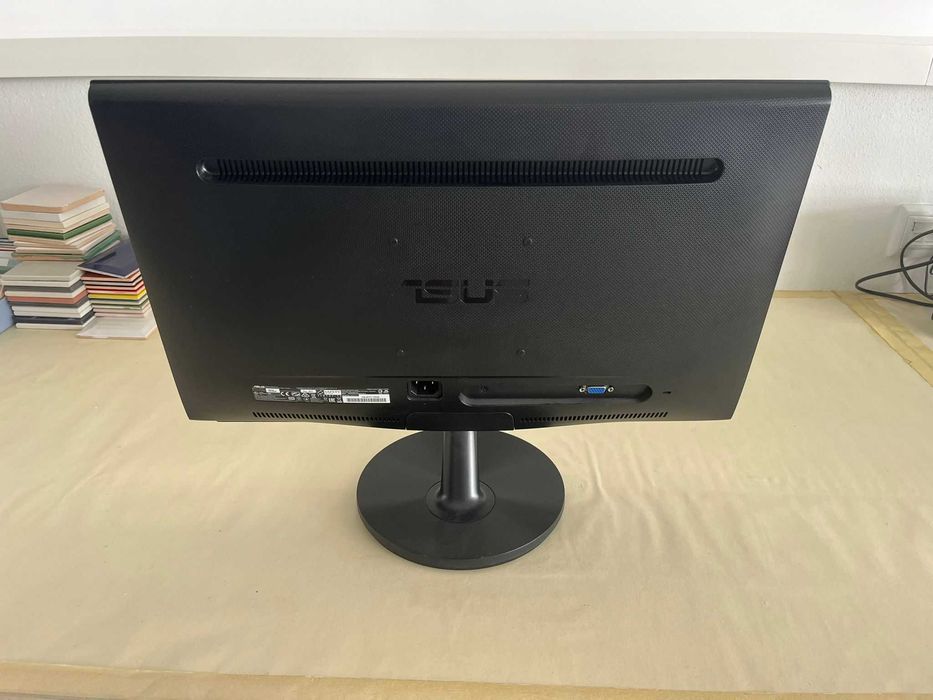 Monitor Asus de 22 pulgadas64297866584577121