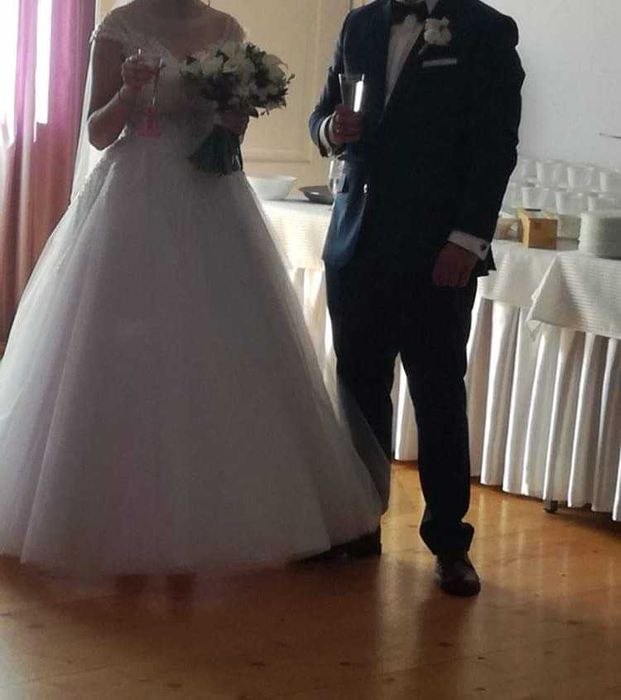 Sprzedam suknię ślubną wraz z dodatkami