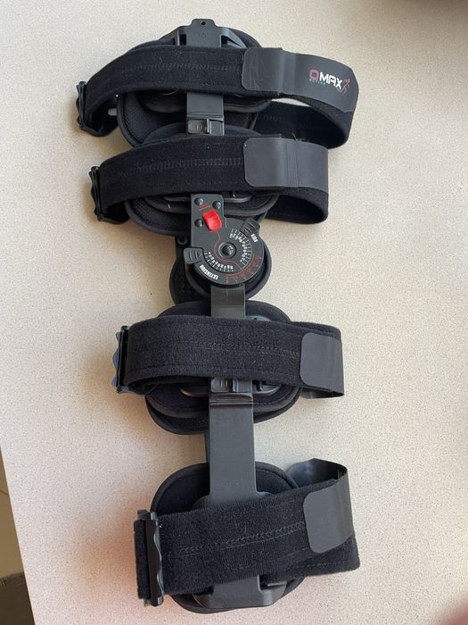 Orteza kolanowa regulowana