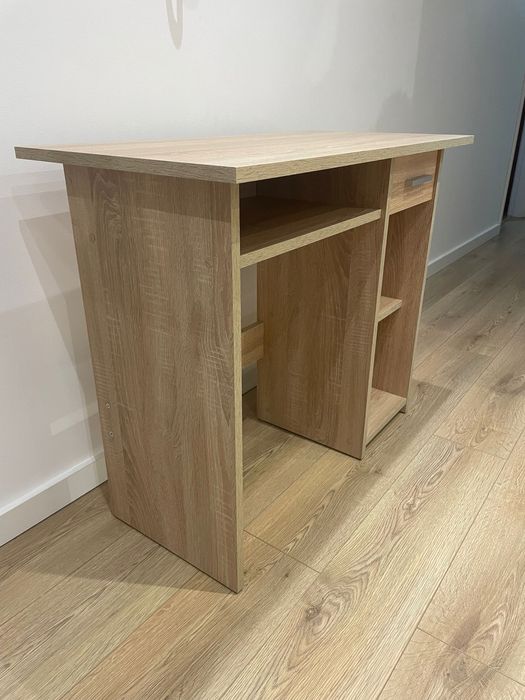 Secretária em ótimo estado