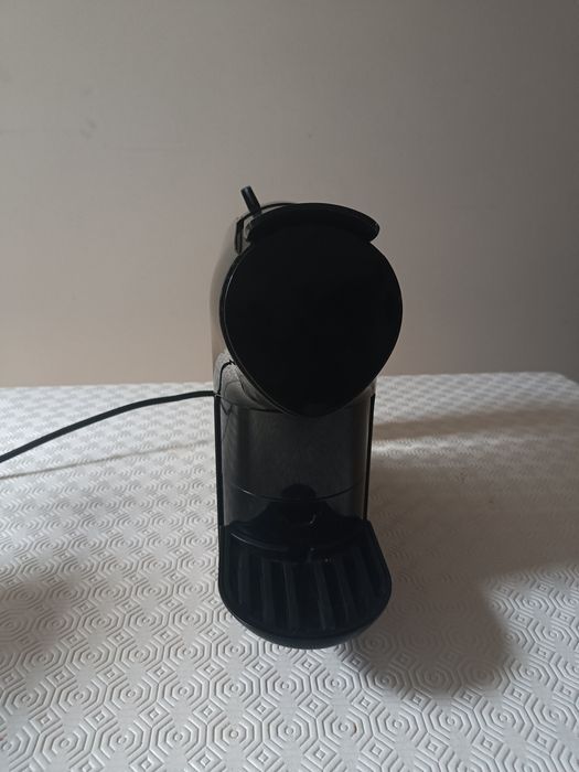 Máquina de café como nova + suporte para cápsulas