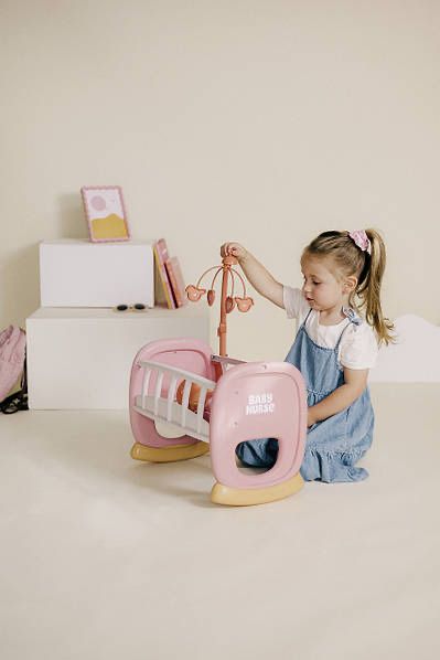 Колиска для ляльки Smoby Бебі Ньорс Терракотова пудра з мобілем 220390