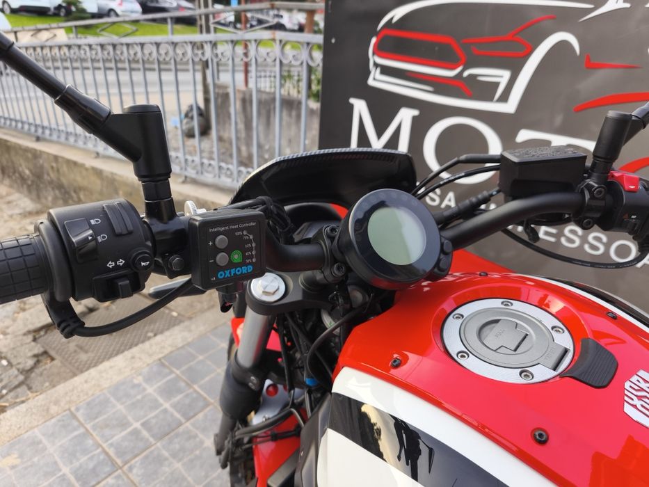 Yamaha  XSR700  de  2022