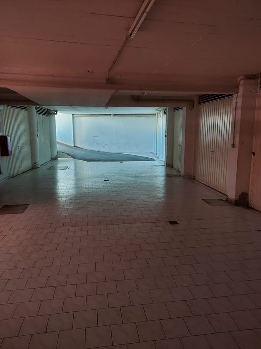 Garagem e arrecadação rinhoa bons acessos