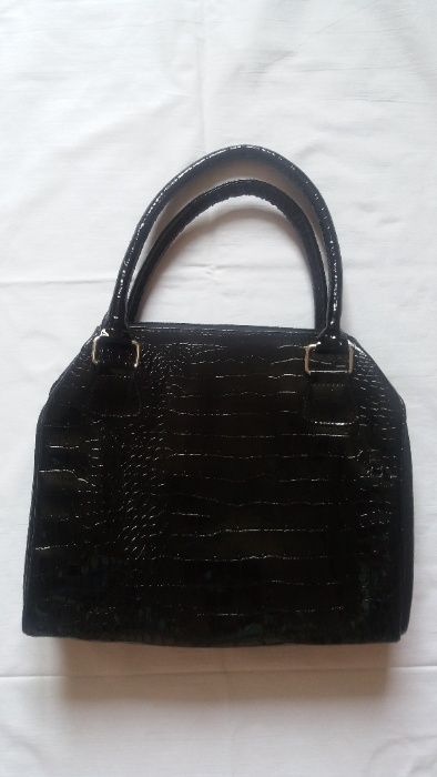 Сумка лаковая женская новая