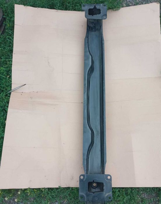 Підсилювач заднього бампера