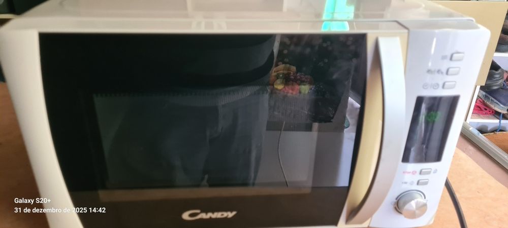 Microondas a funcionar bem