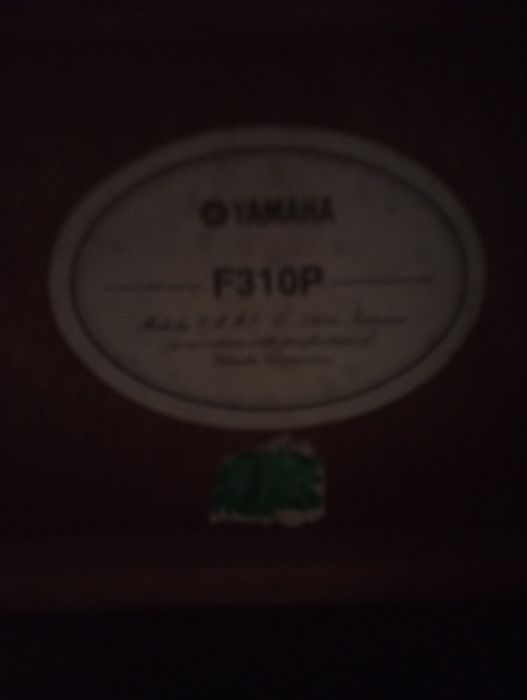 Guitarra folk Yamaha antiga