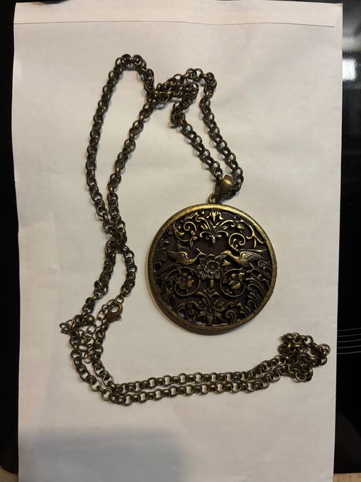 Naszyjnik metal i drewno motyw ptaków